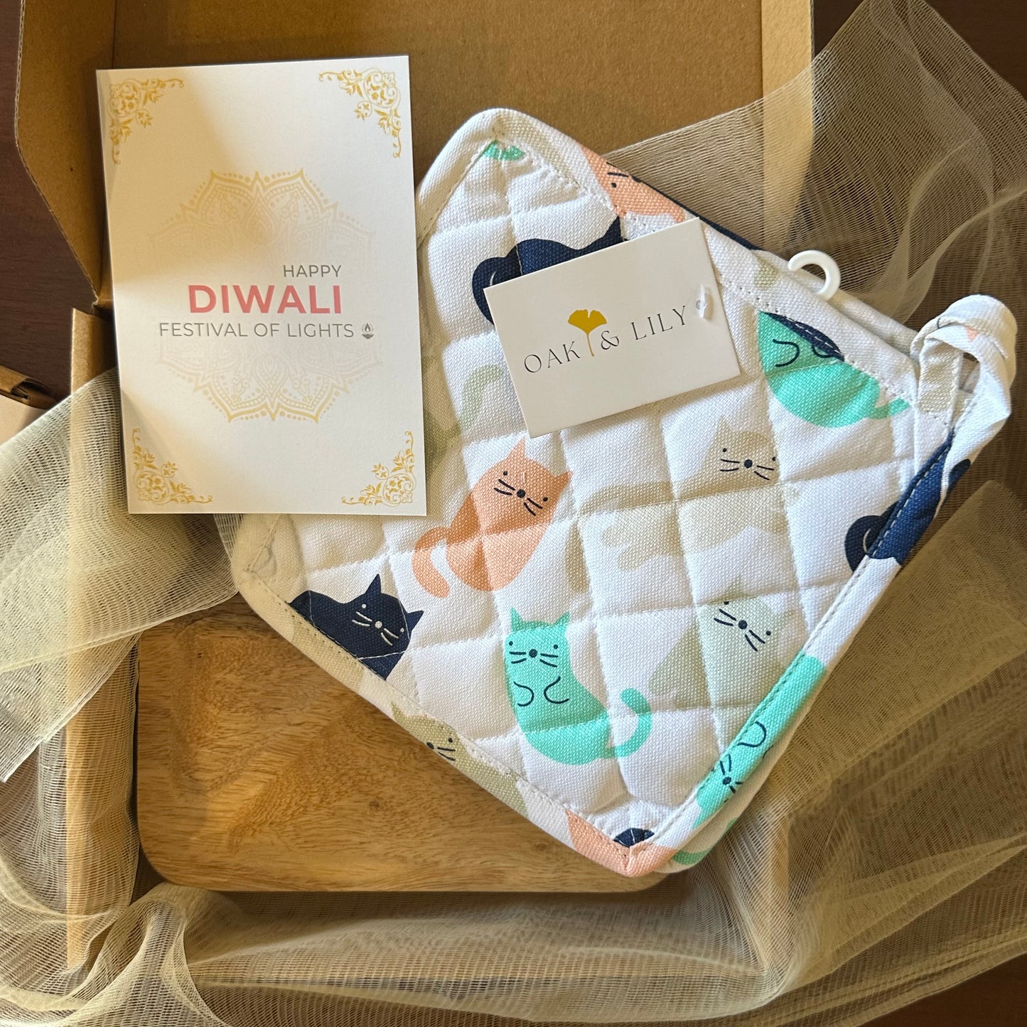 Oak & Lily Diwali Small Gift Hamper | Pure Mango Wood Tray + Kitchen Useable
