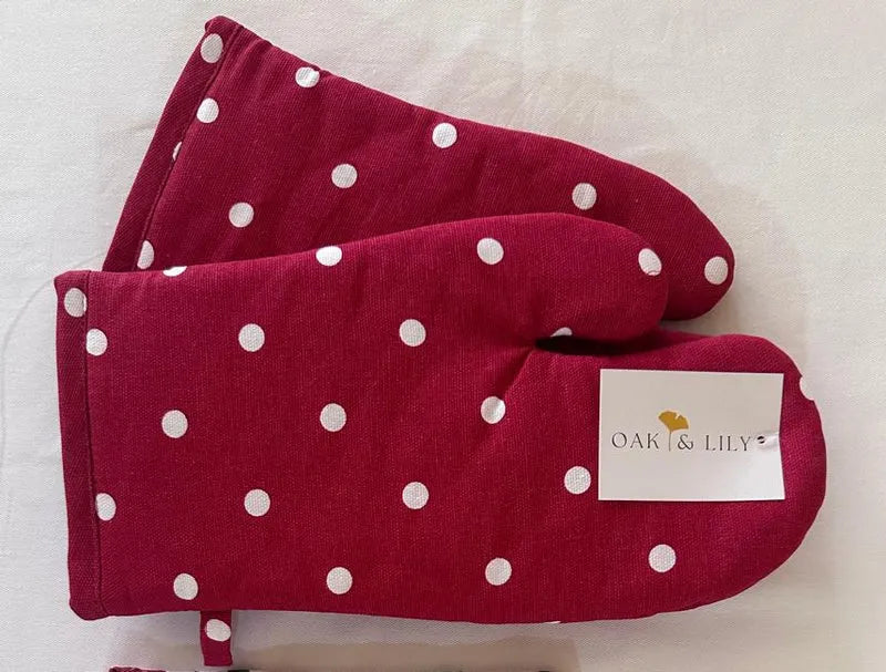 Red & White Polka Dot Print Oven Mittens | Set of 2