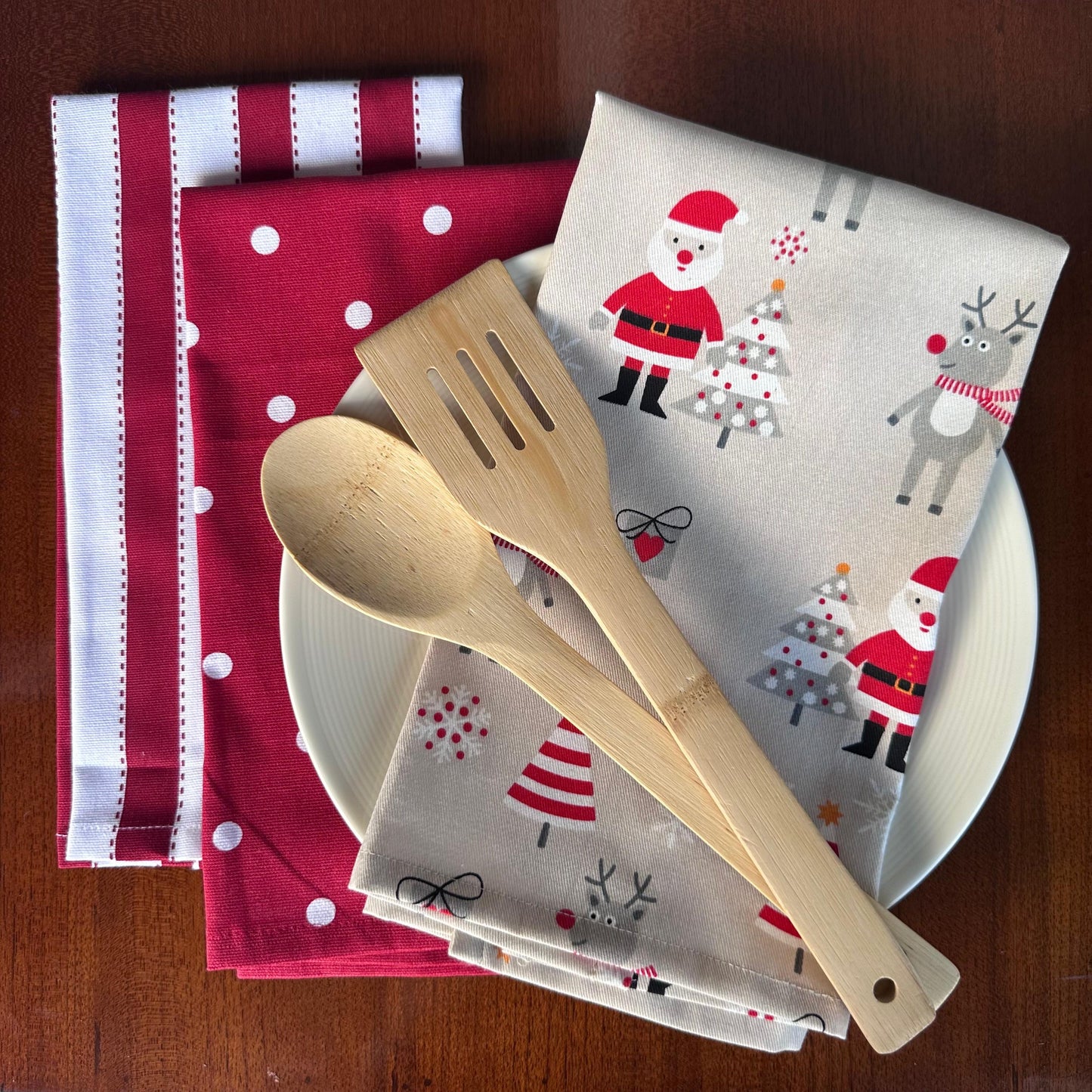 Oak & Lily Kitchen Towels – Frosty Red Polka Prints | Set of 3 | 100% Cotton | European Quality | Super Absorbent & Anti-Bacterial