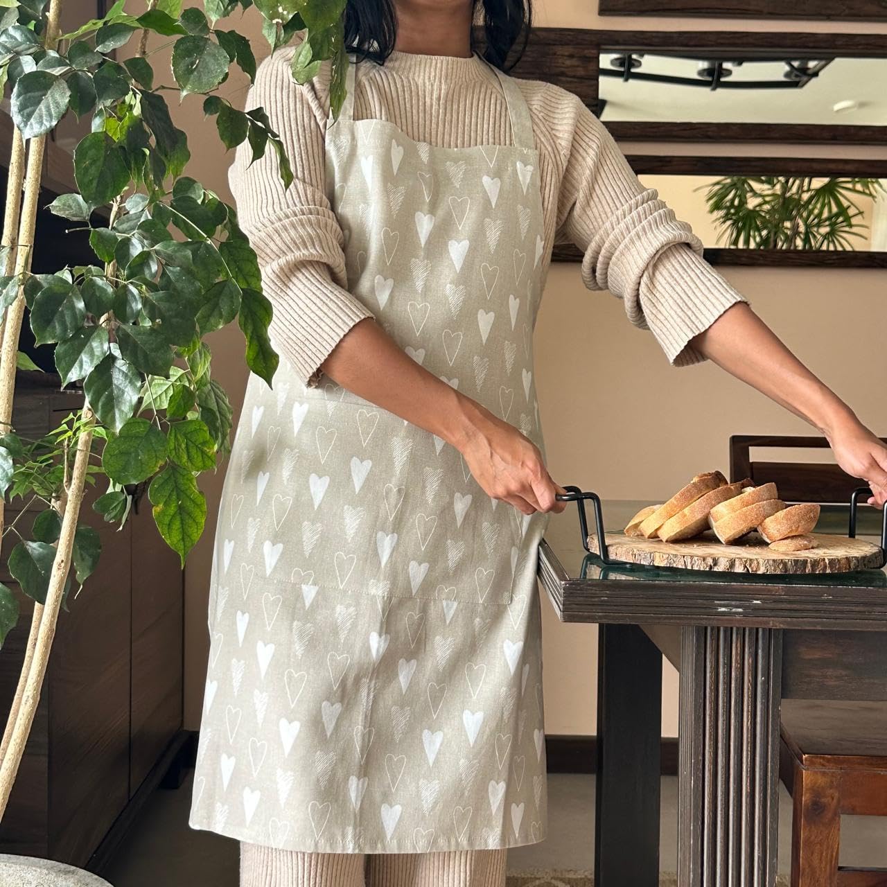 Oak & Lily Combo Set – Beige & Ivory Heart Print Apron, Oven Mittens & Pot Holders | 100% Cotton | Heat Resistant | European Quality