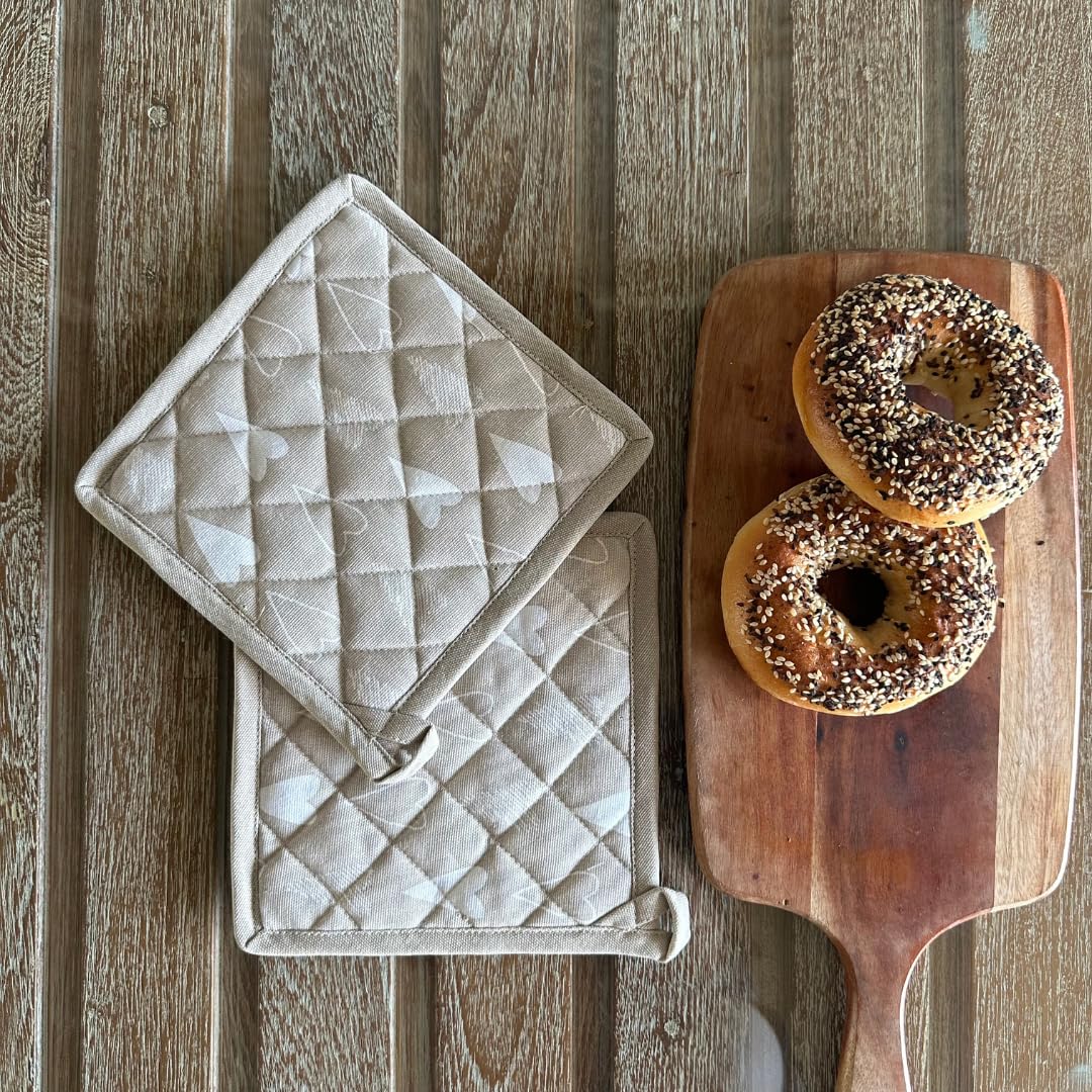 Oak & Lily Pot Holders – Beige & Ivory Heart Print | Set of 2 | 100% Cotton | Heat Resistant | European Quality