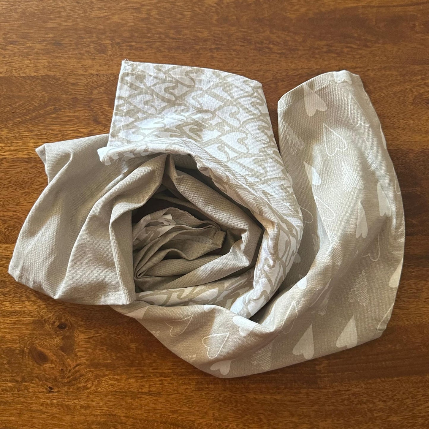 Oak & Lily Kitchen Towels – Beige & Ivory Heart Print | Set of 6 | 100% Cotton | Super Absorbent | Premium Quality