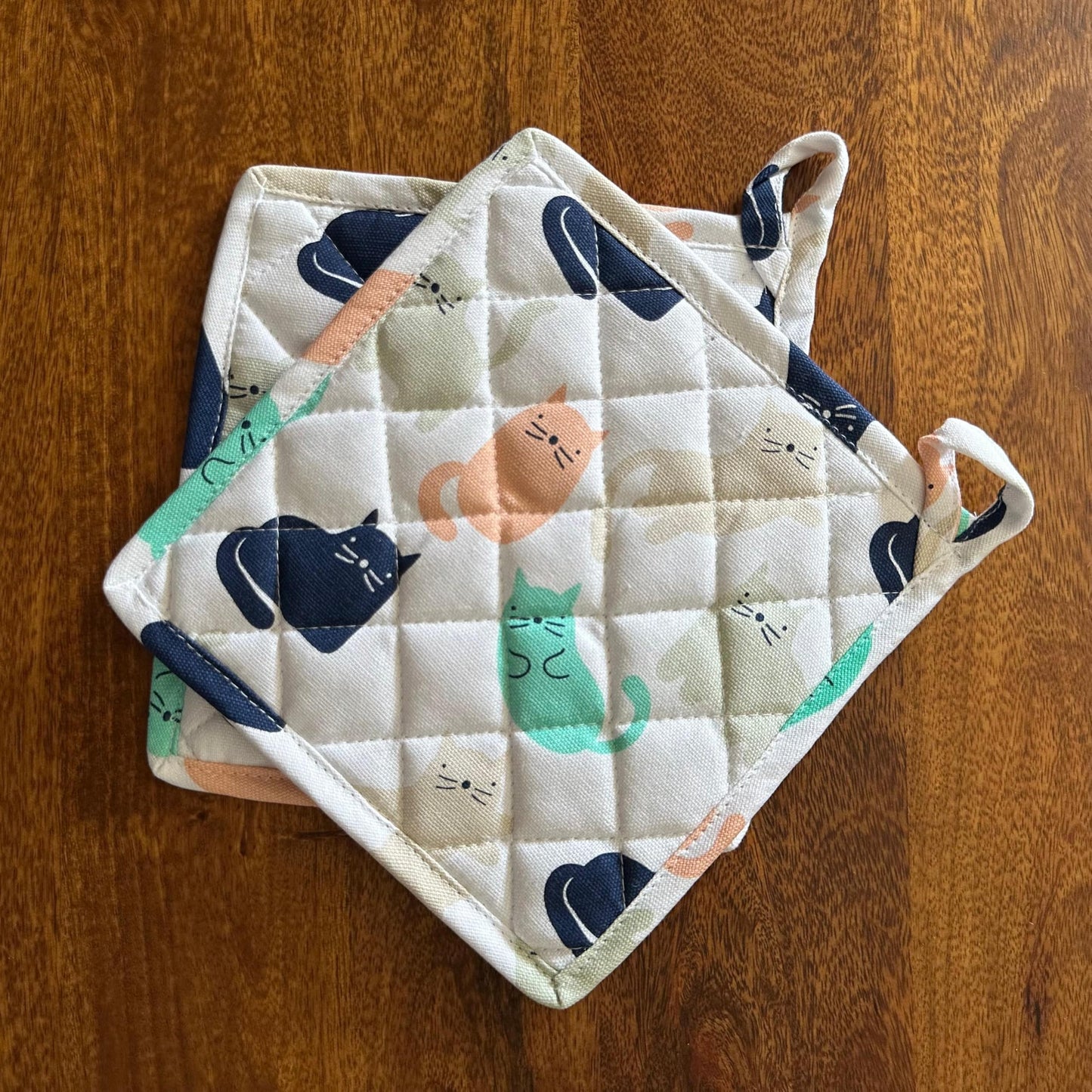 Oak & Lily Combo Set – Multicolor Cat Print Oven Mittens & Pot Holders | 100% Cotton | Heat Resistant & Cushioned | European Quality