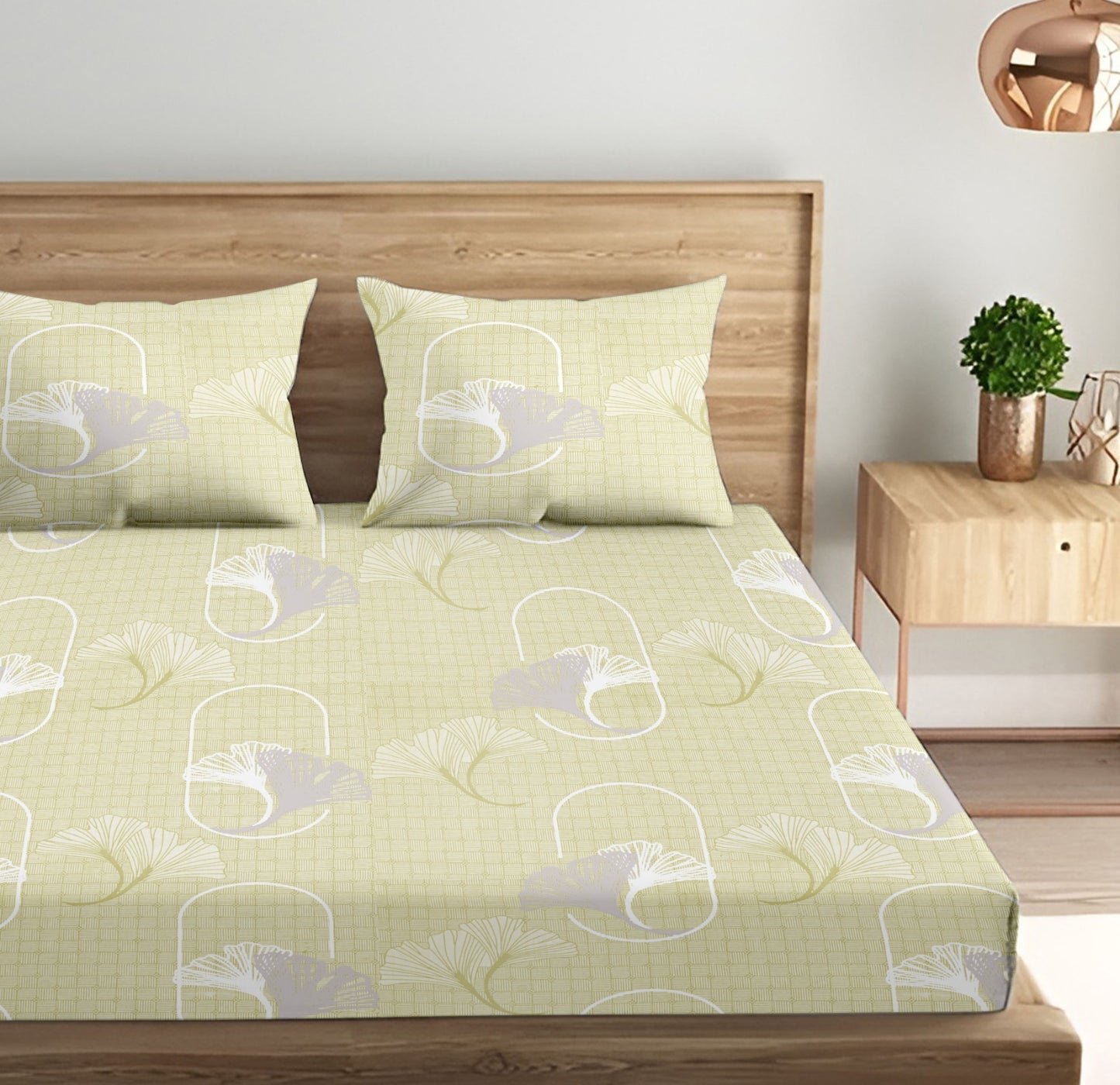 Lily Bloom King Bedsheet 210 TC