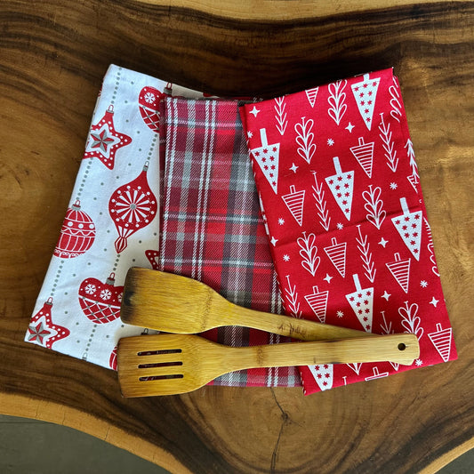 Oak & Lily Kitchen Towels – Christmas Ornaments Red & White Prints | Set of 3 | 100% Cotton | European Quality | Super Absorbent & Anti-Bacterial
