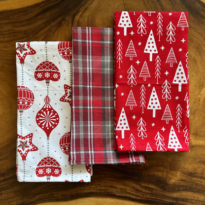 Oak & Lily Kitchen Towels – Christmas Ornaments Red & White Prints | Set of 3 | 100% Cotton | European Quality | Super Absorbent & Anti-Bacterial
