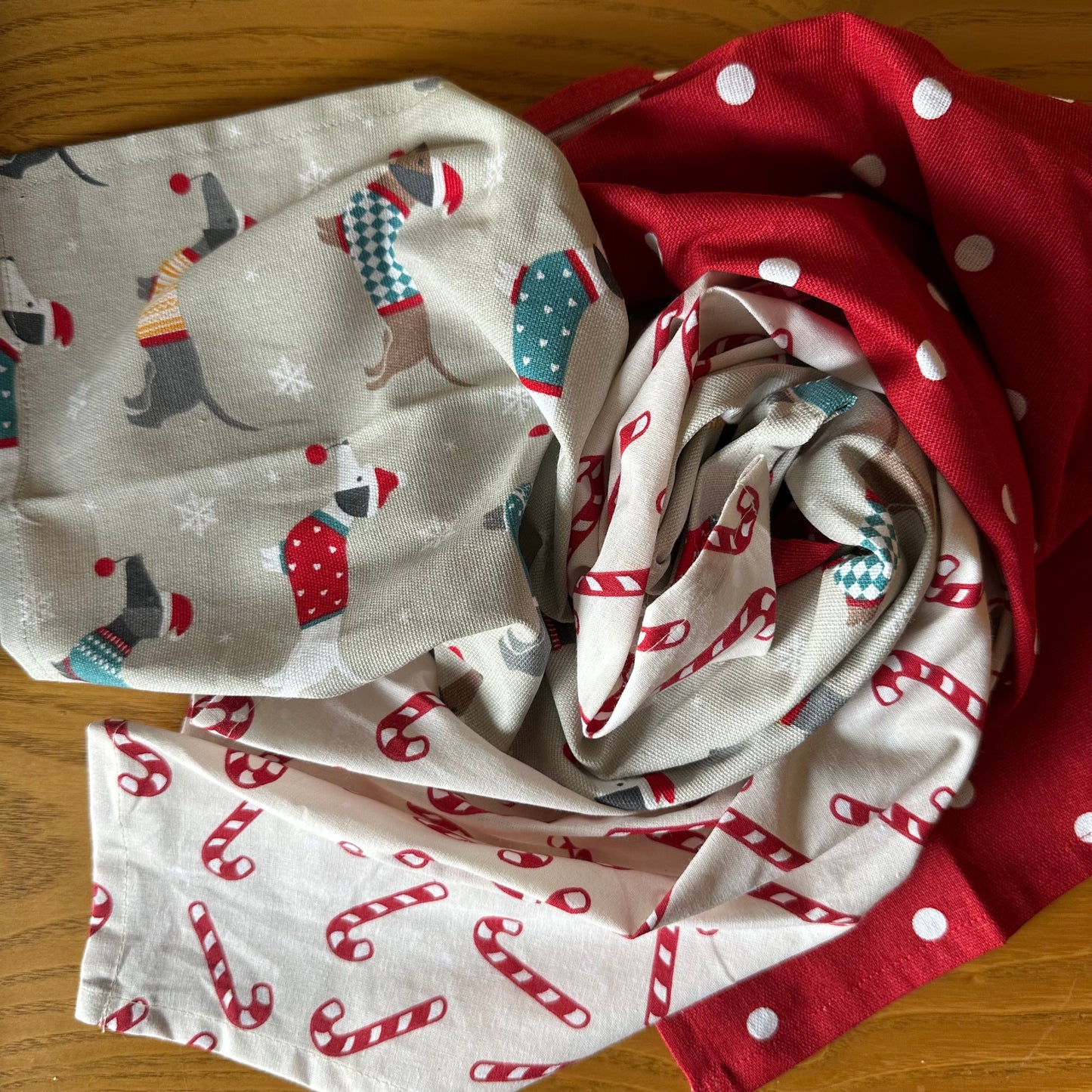 Oak &amp; Lily Kitchen Towels – Christmas Joy Stick, Polka Dots &amp; Dog Prints | Set of 3 | 100% Cotton | European Quality | Super Absorbent &amp; Anti-Bacterial