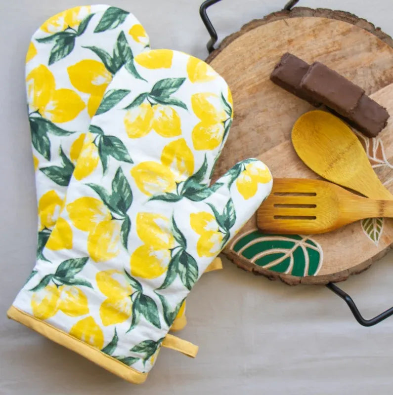 Lemon Yellow Print Oven Mittens | Set of 2