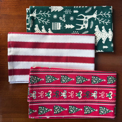 Oak & Lily Kitchen Towels – Green Reindeer Print | Set of 3 | 100% Cotton | European Quality | Super Absorbent & Anti-Bacterial