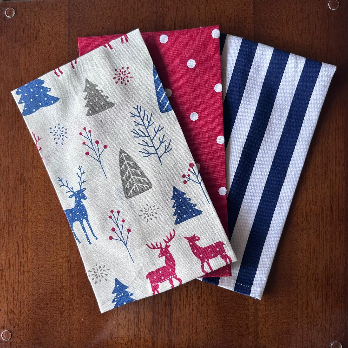 Oak & Lily Kitchen Towels – Blue Pine Wonderland Print | Set of 3 | 100% Cotton | European Quality | Super Absorbent & Anti-Bacterial