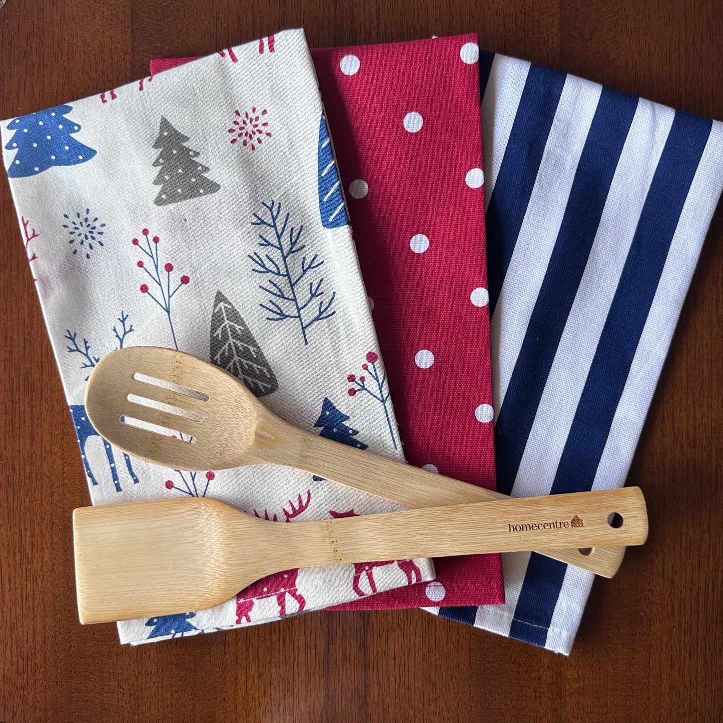 Oak & Lily Kitchen Towels – Blue Pine Wonderland Print | Set of 3 | 100% Cotton | European Quality | Super Absorbent & Anti-Bacterial