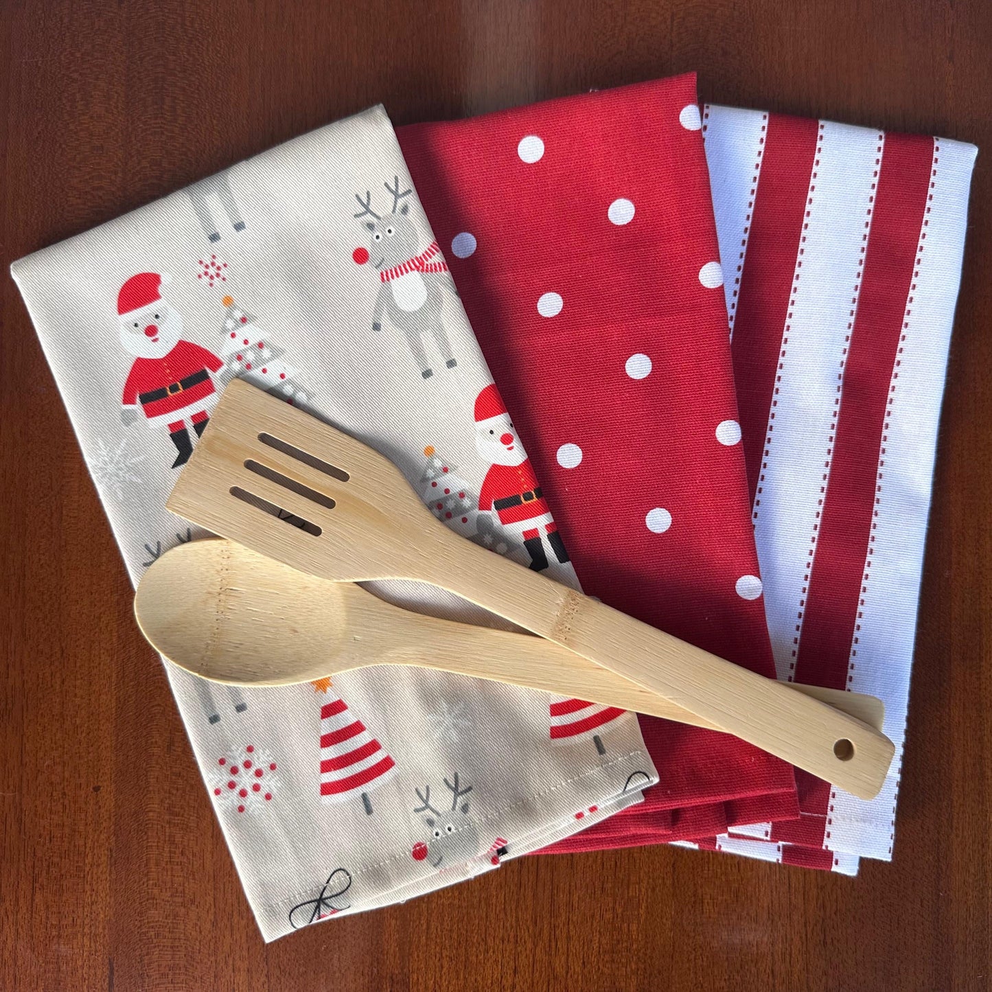 Oak & Lily Kitchen Towels – Frosty Red Polka Prints | Set of 3 | 100% Cotton | European Quality | Super Absorbent & Anti-Bacterial