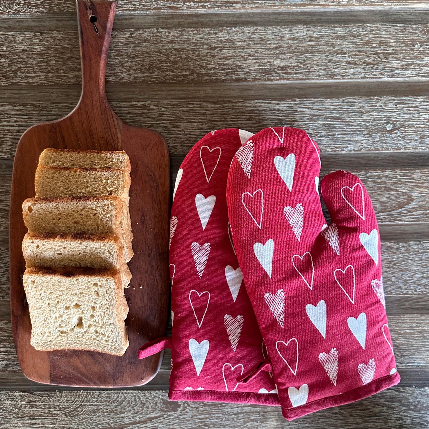 Oak & Lily Kitchen Combo – Red Hearts Apron, Pot Holders and 2pc Set of Mittens | 100% Cotton | Heat Resistant | European Quality