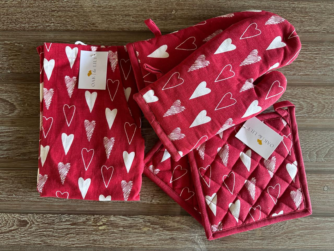 Oak & Lily Kitchen Combo – Red Hearts Apron, Pot Holders and 2pc Set of Mittens | 100% Cotton | Heat Resistant | European Quality