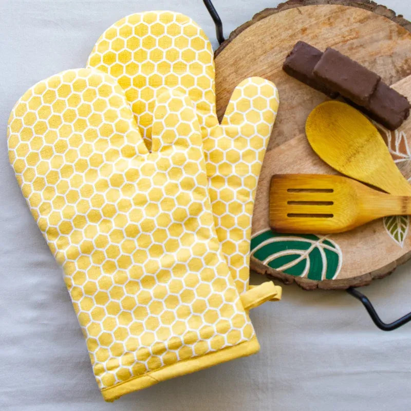 Yellow Honeycomb Print Oven Mittens | Set of 2