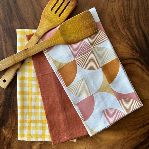 Oak & Lily Kitchen Towels – Rust Abstract Prints | Set of 3 | 100% Cotton | European Quality | Super Absorbent & Anti-Bacterial