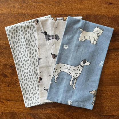 Oak & Lily Kitchen Towels – Dog Prints | Set of 3 | 100% Cotton | European Quality | Super Absorbent & Anti-Bacterial