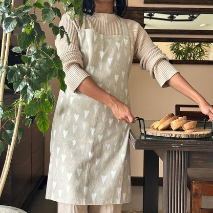 Oak & Lily Combo Set – Beige & Ivory Heart Print Apron, Oven Mittens & Pot Holders | 100% Cotton | Heat Resistant | European Quality
