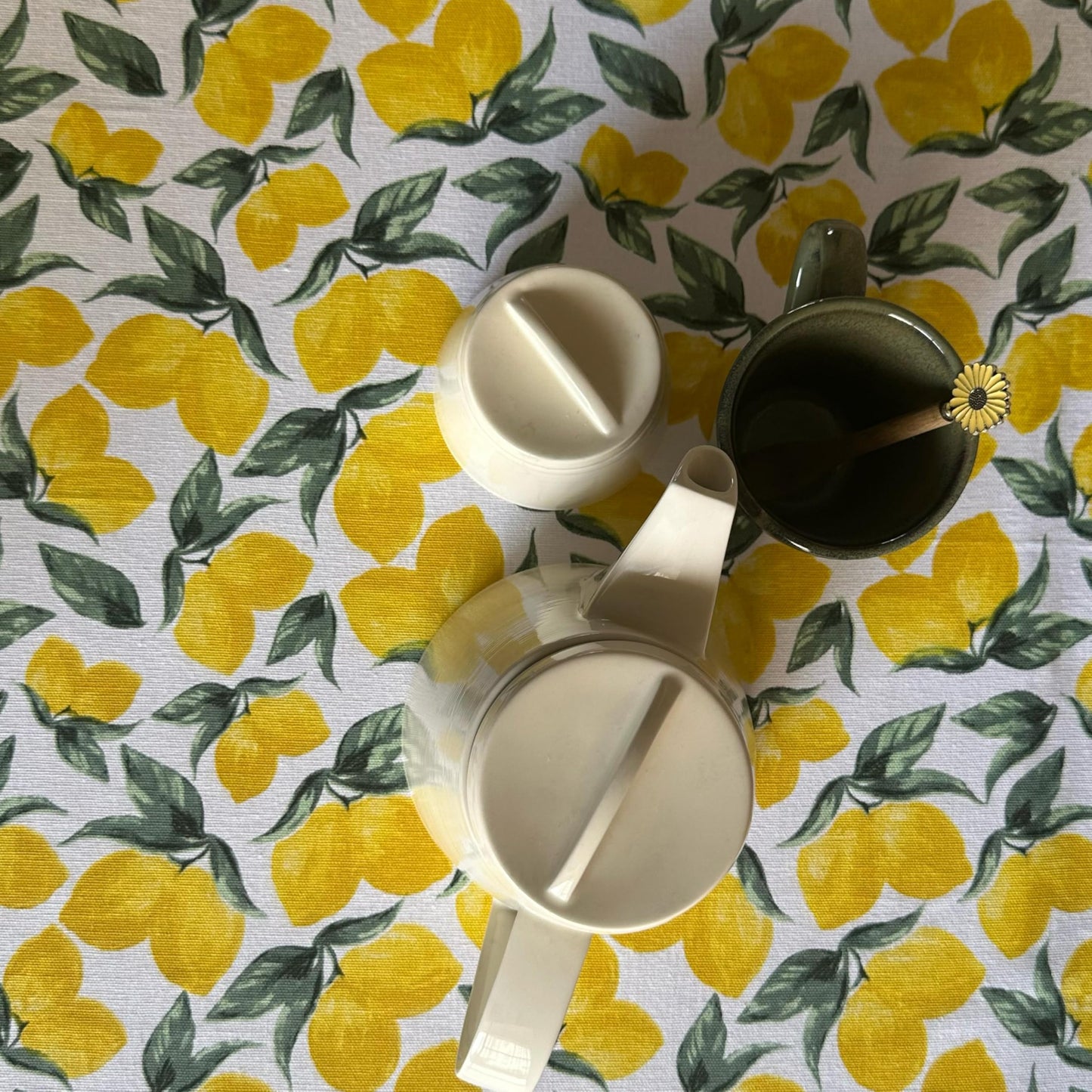 Oak & Lily Table Cloth – Zesty Yellow Lemon Print | 100% Cotton | Anti-Slip | Premium European Quality