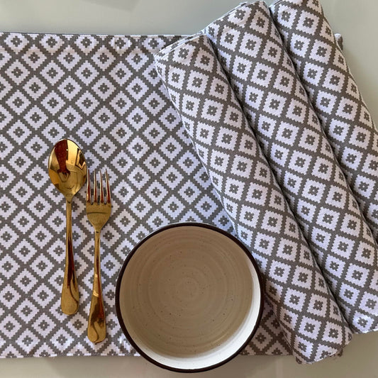 Oak & Lily Placemats – White & Grey Geometric Diamond Print | 100% Cotton | Heat Resistant | Premium European Quality